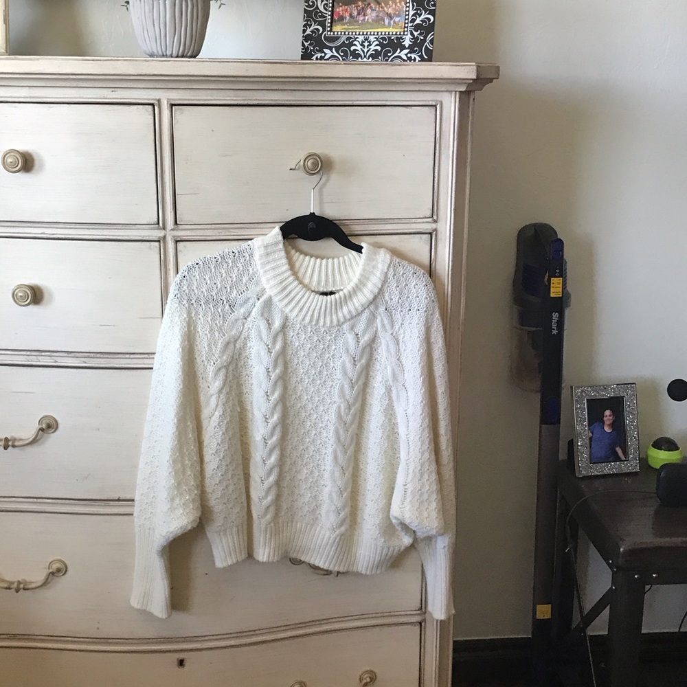 moon & madison White Cable Knit Sweater